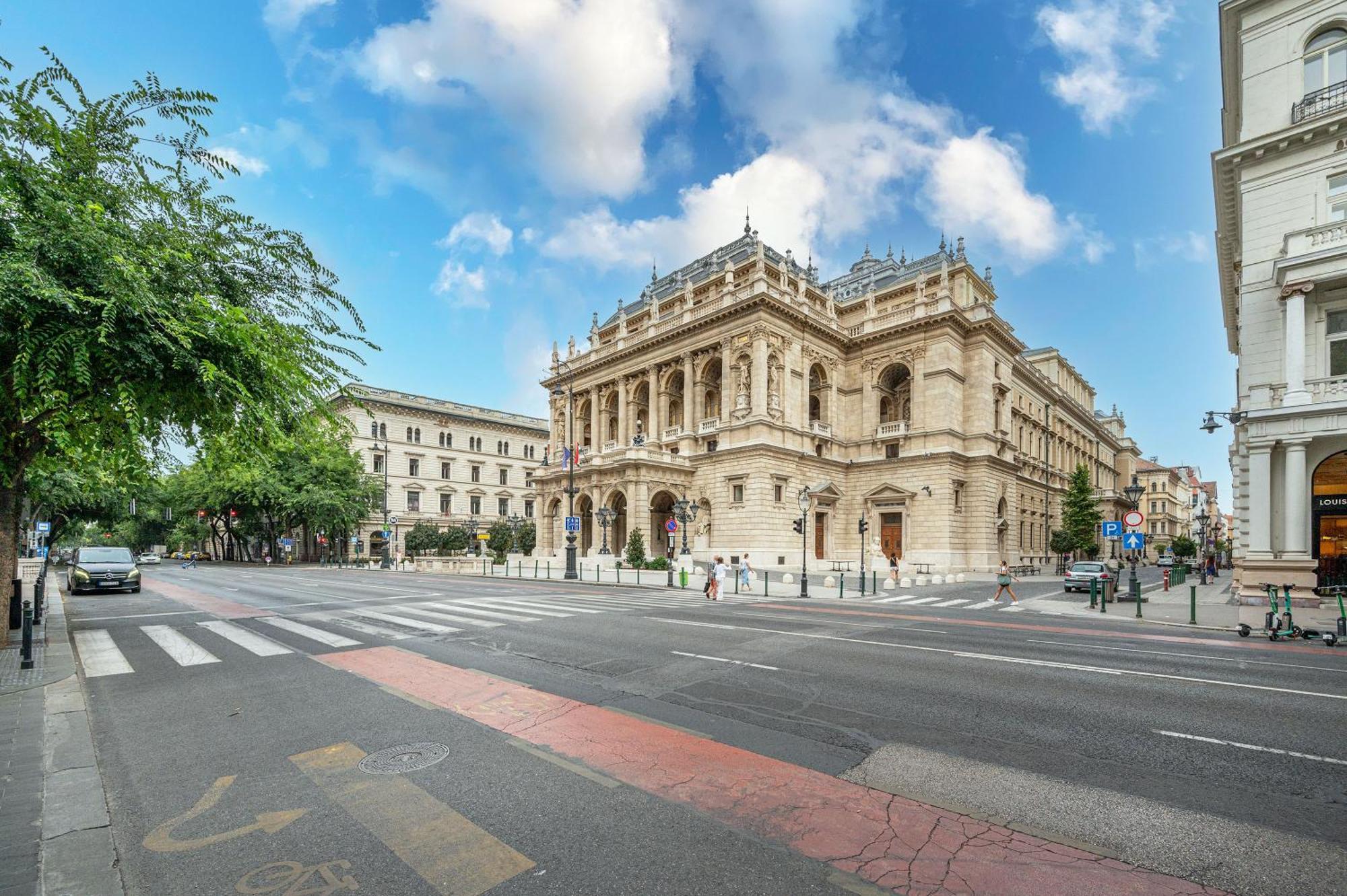Andrassy 28, Next To Opera, Parking Apartment Budapest Exterior photo