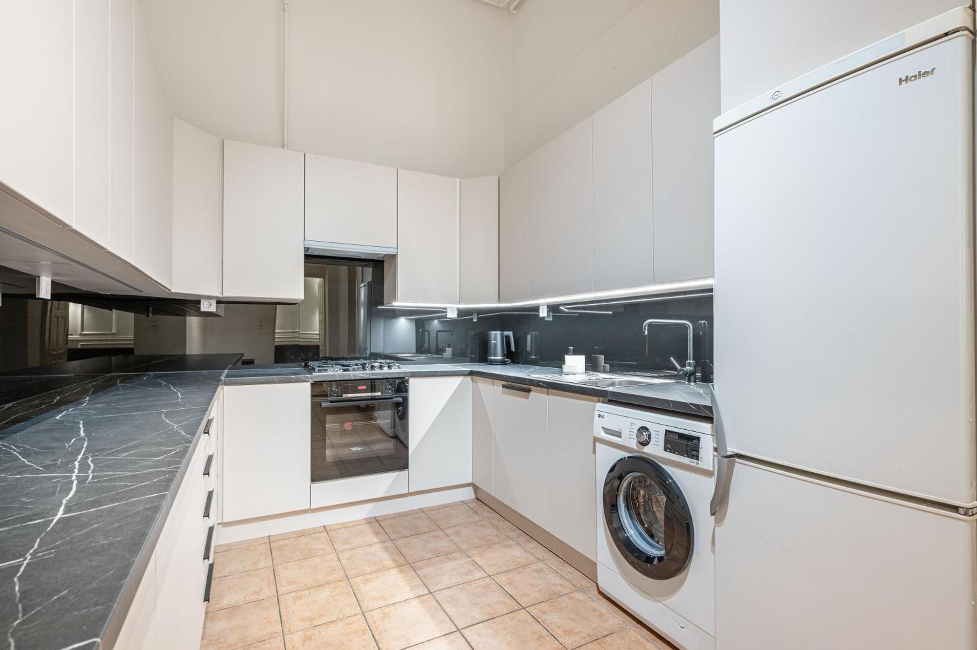 Andrassy 28, Next To Opera, Parking Apartment Budapest Exterior photo